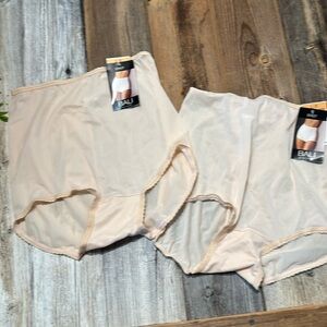 2 pairs NWT Bali Skimp Skamp Nude Brief Panties Size 7-L